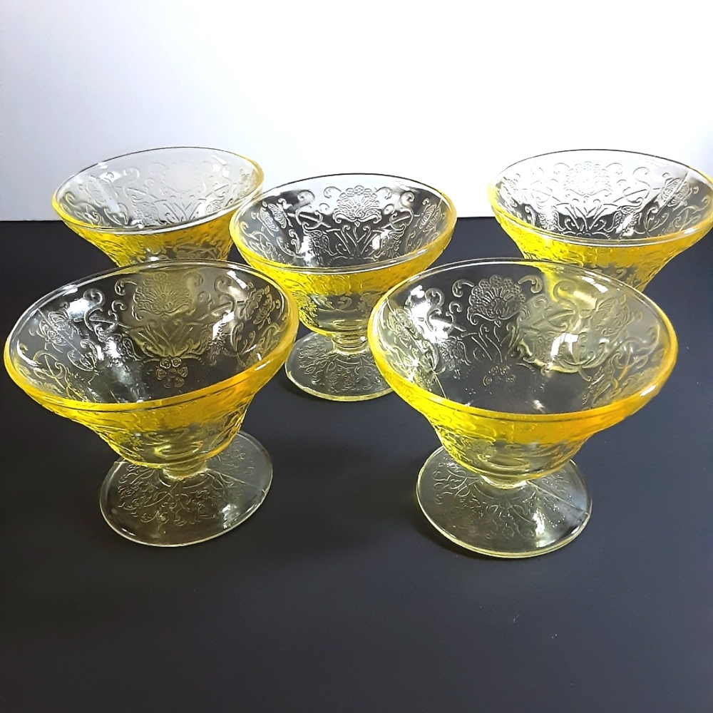 Hazel Atlas Florentine #2 Poppy 5 Depression Glass Sherbet Ice Cream Glasses